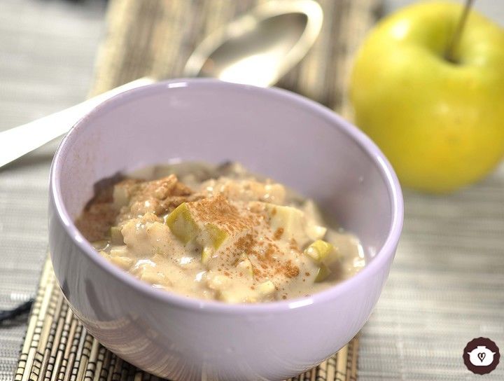 Avena con leche de almendras y manzana