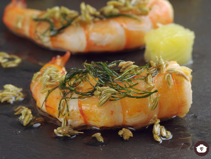 Camarones al hinojo con piña