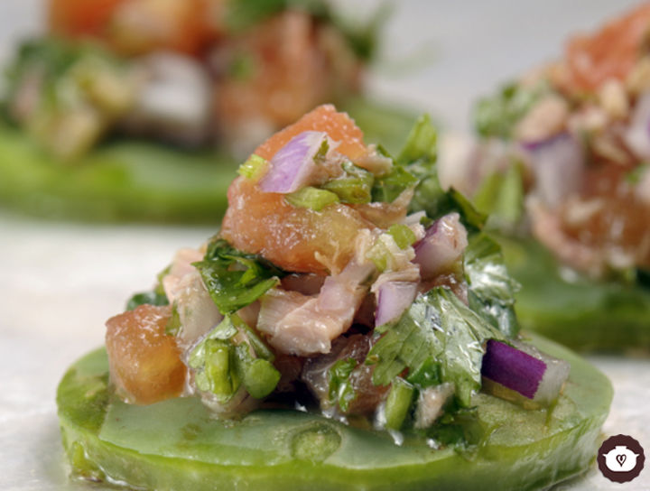 Sopecitos de nopal con atún