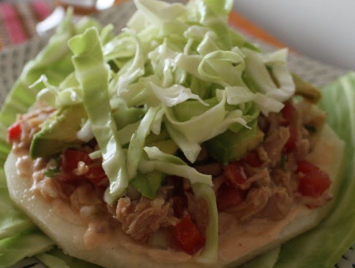 Tostadas de jícama con atún