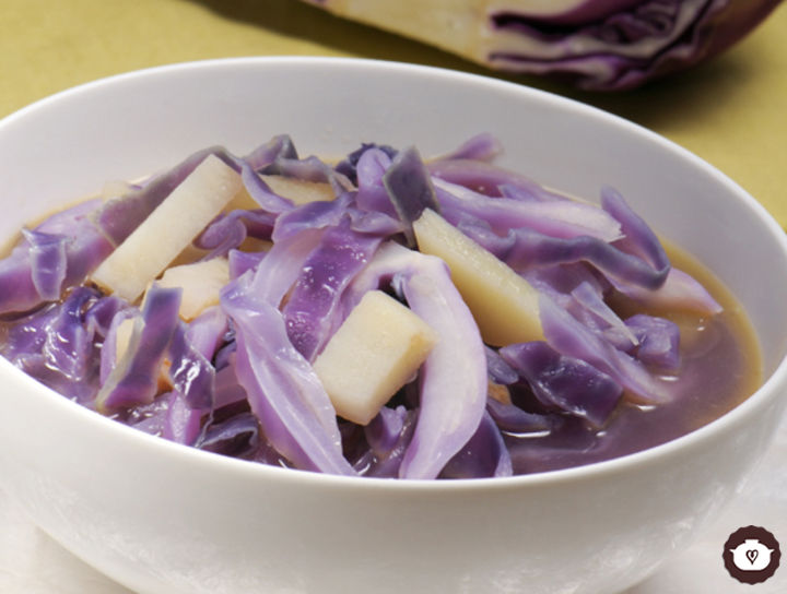 Sopa de col morada