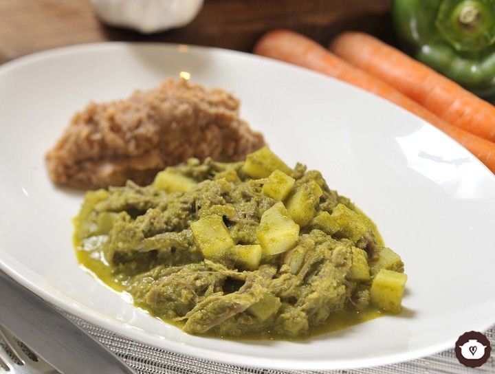 Guiso de carne deshebrada de res