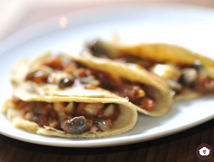 Tacos de cuitlacoche guisado