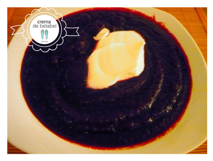 Crema de betabel (borscht)
