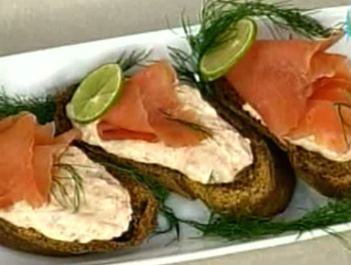 Untable de salmón con alcaravea y pan