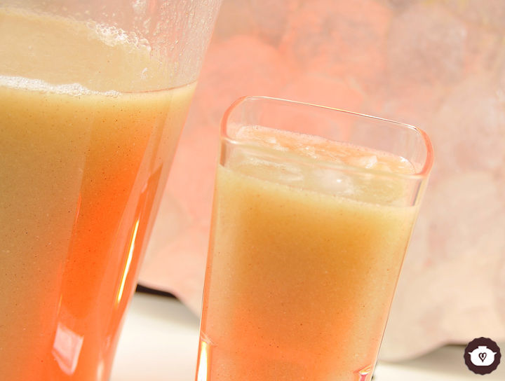 Agua de guayaba con canela