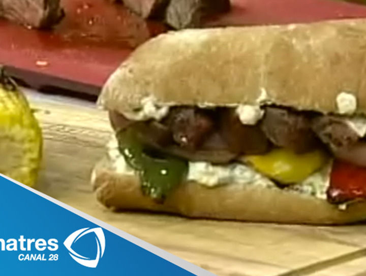 Sandwich de falda de res con mayonesa de maíz