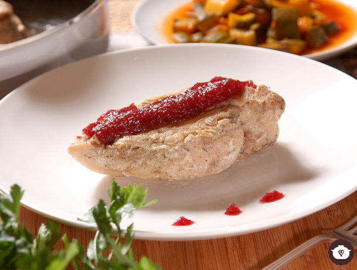 Pechugas de pollo con salsa de arándanos