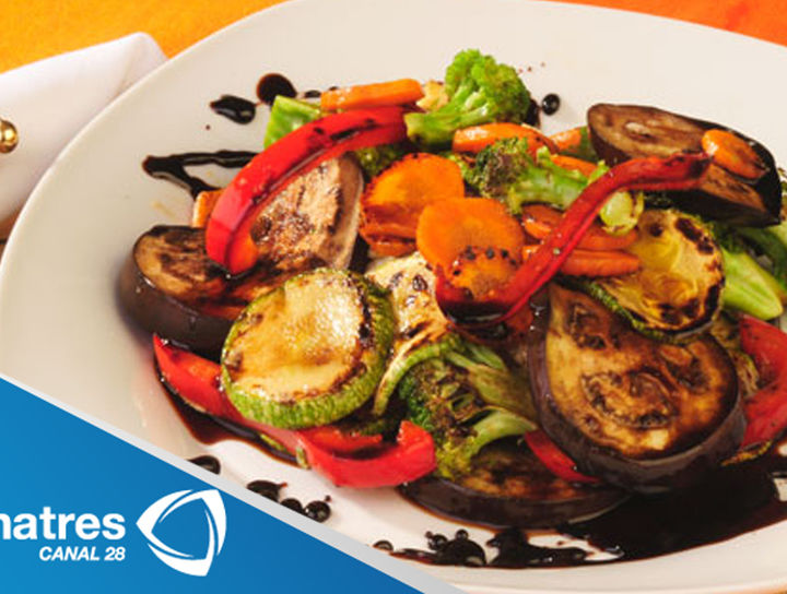Calabacitas, jitomates, pimientos y papitas cambray al grill