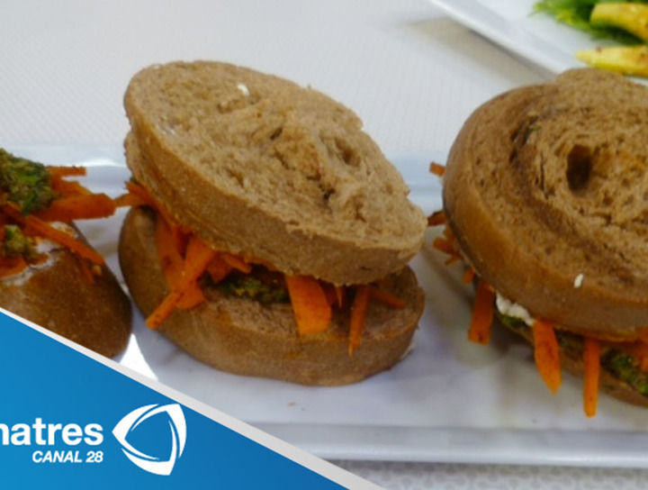 Sándwiches de zanahoria con tapenade de aceituna verde