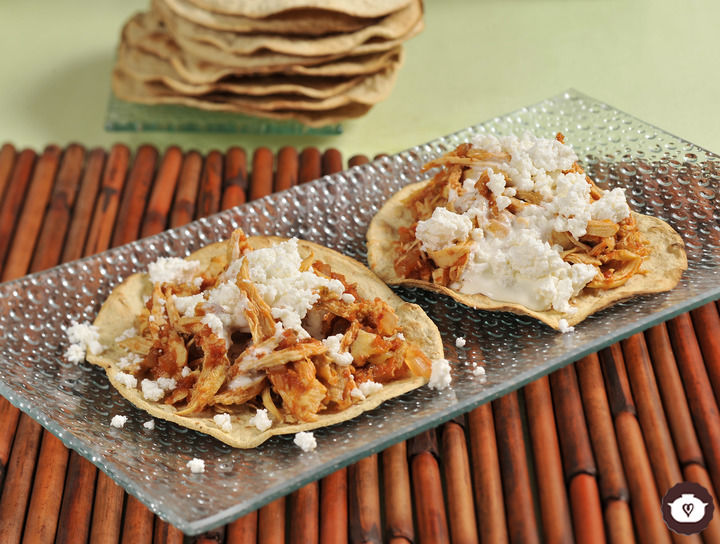 Tostadas de pollo al chipotle