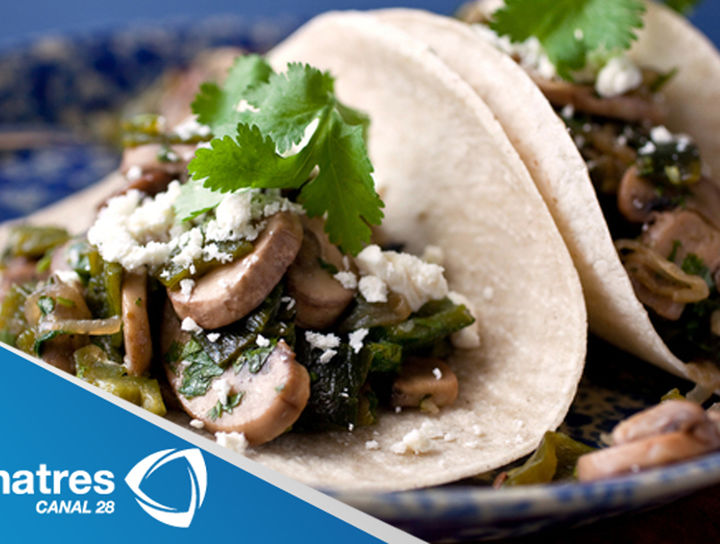 Tacos de poblano con champiñones