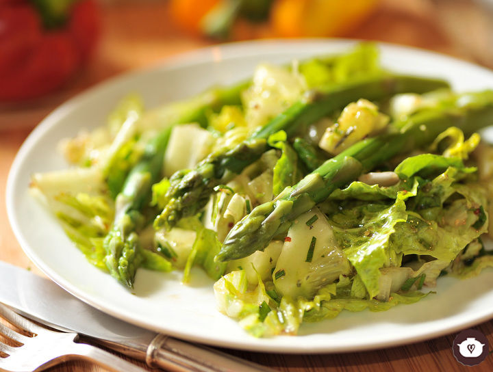 Ensalada de espárragos y pepinos