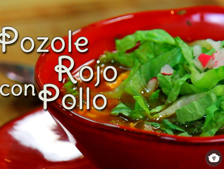 Pozole rojo de pollo