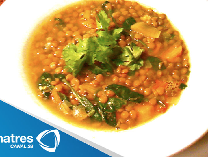 Sopa de lenteja y curry