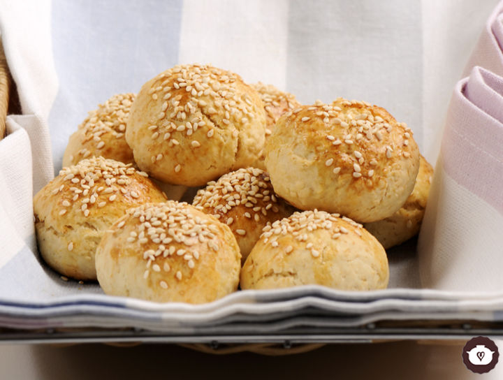 Bolitas de pan rellenas de queso crema