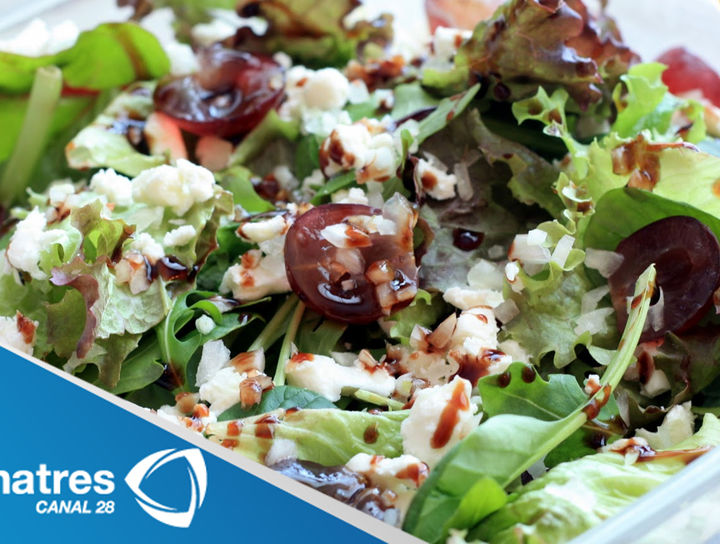 Ensalada de vegetales con queso de cabra