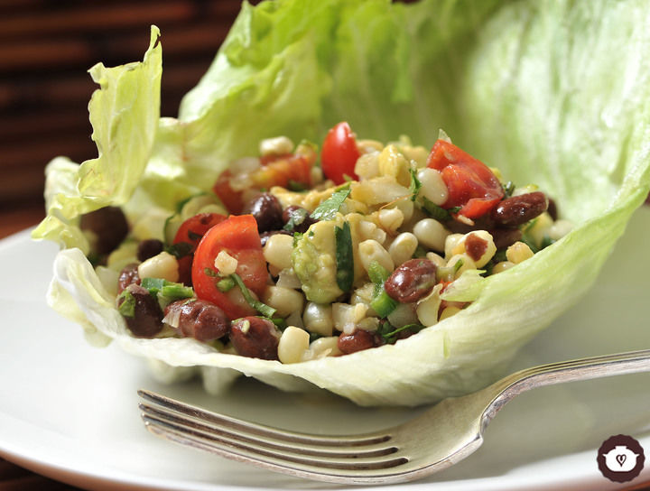 Ensalada de frijoles negros con aguacate
