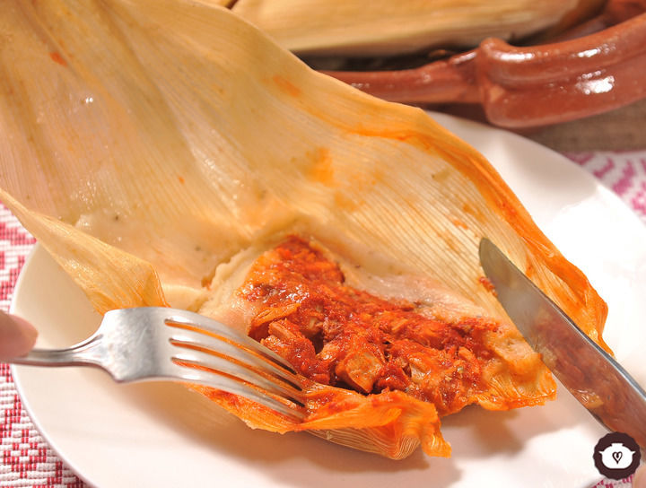 Tamales rojos de pierna