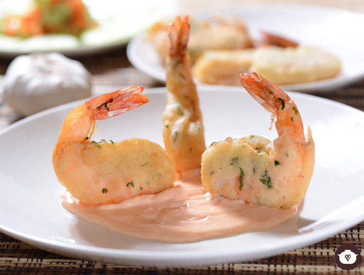 Camarones Orly con mayonesa de chipotle
