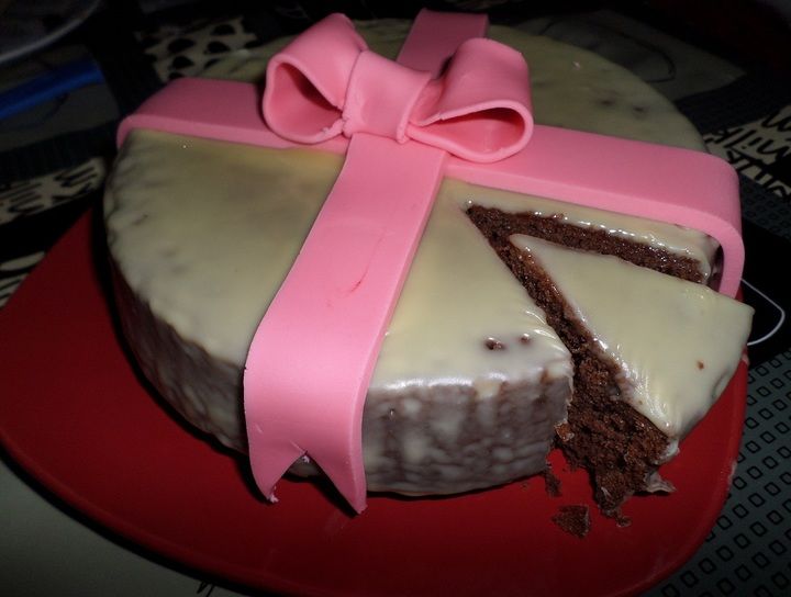 Pastel con ganache de chocolate blanco