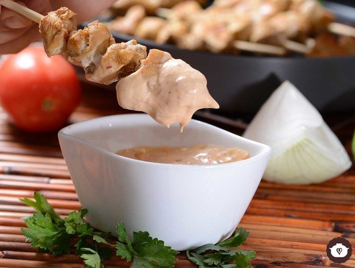 Brochetas de pollo con salsa de chipotle