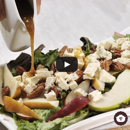 Ensalada de lechugas con pera