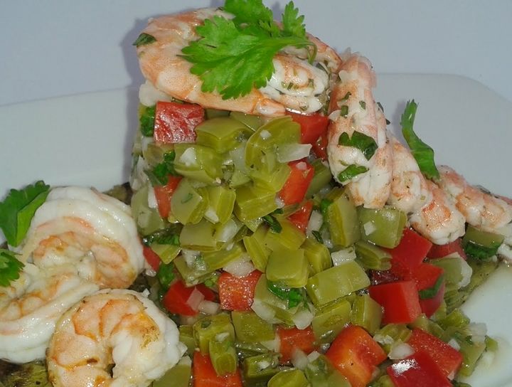 Ensalada de camarón y nopales