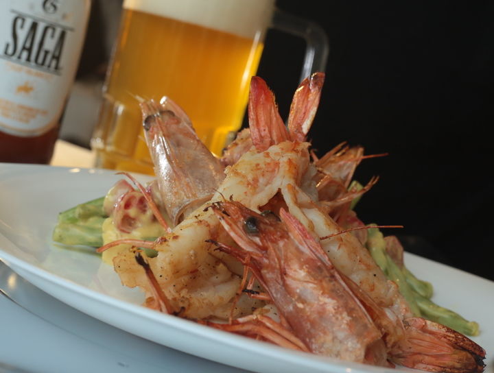 Camarones marinados con cerveza