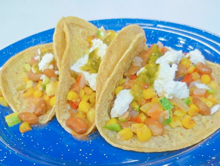 Tacos de calabacitas y maíz