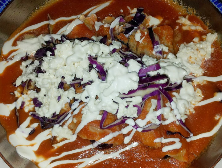 Enchiladas de flor de jamaica