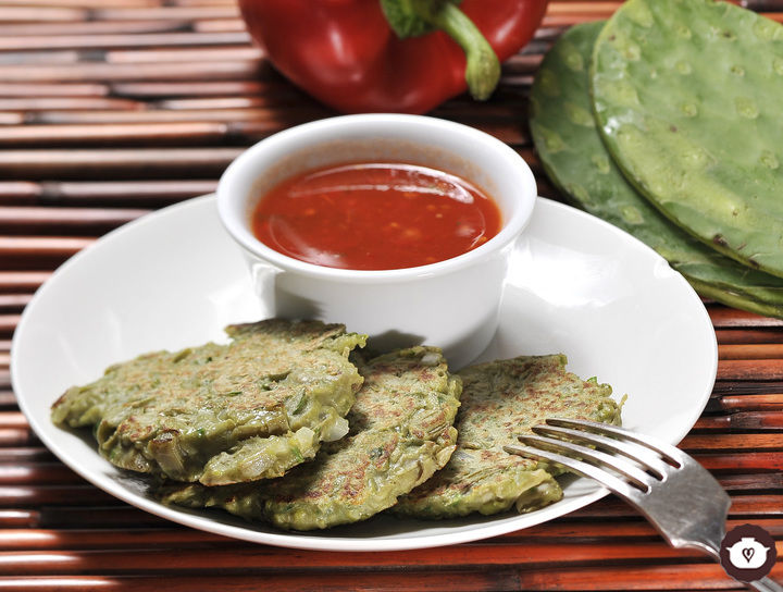 Tortitas de haba con nopales