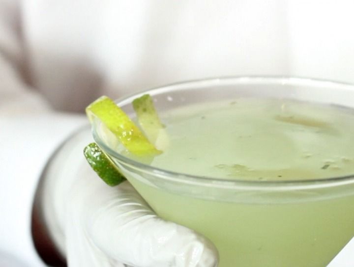Martini de albahaca