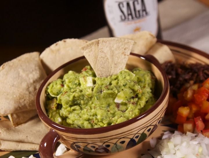 Guacamole con chapulines