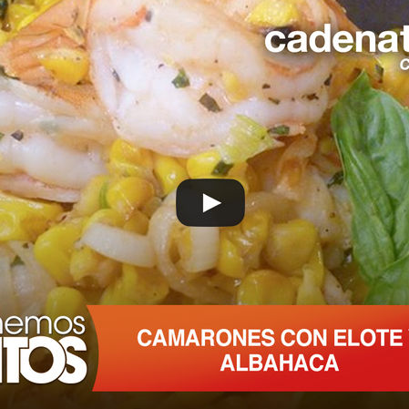 Camarones con elote y albahaca