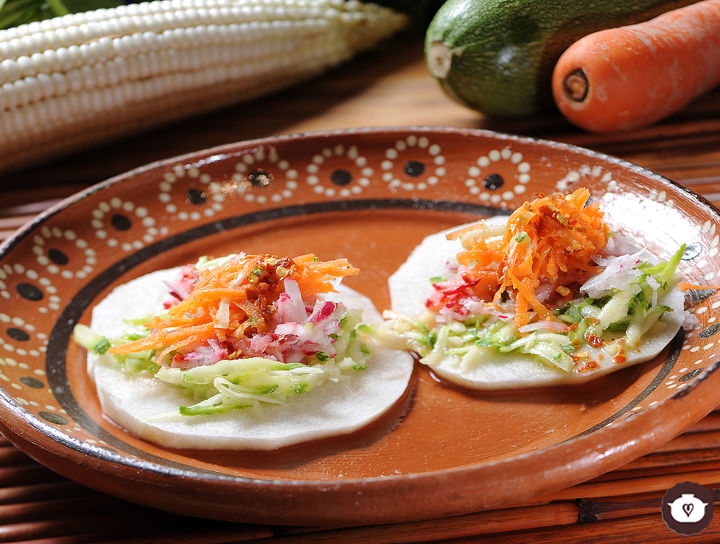 Sopes de jícama vegetarianos