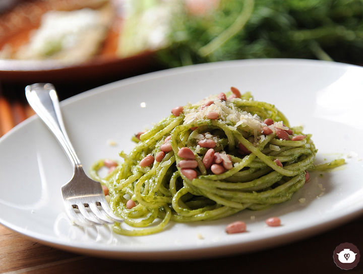 Espagueti con pesto de romeritos