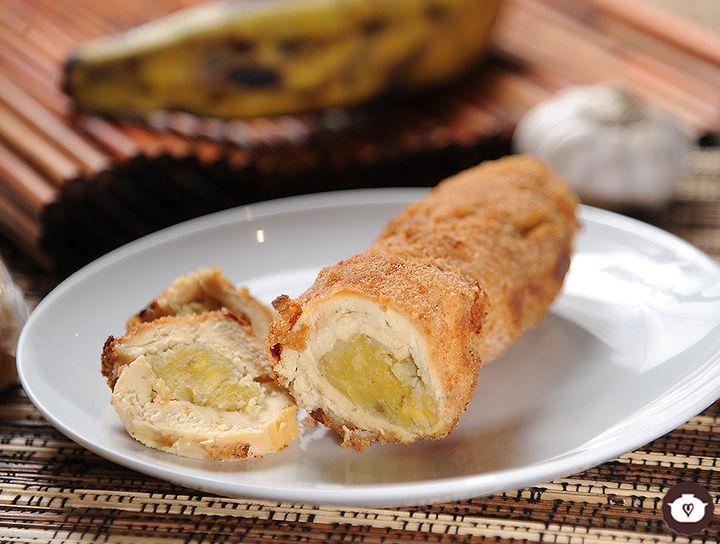 Pechugas de pollo rellenas de plátano macho