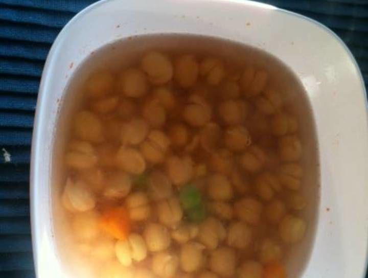 Sopa de garbanzos con vegetales