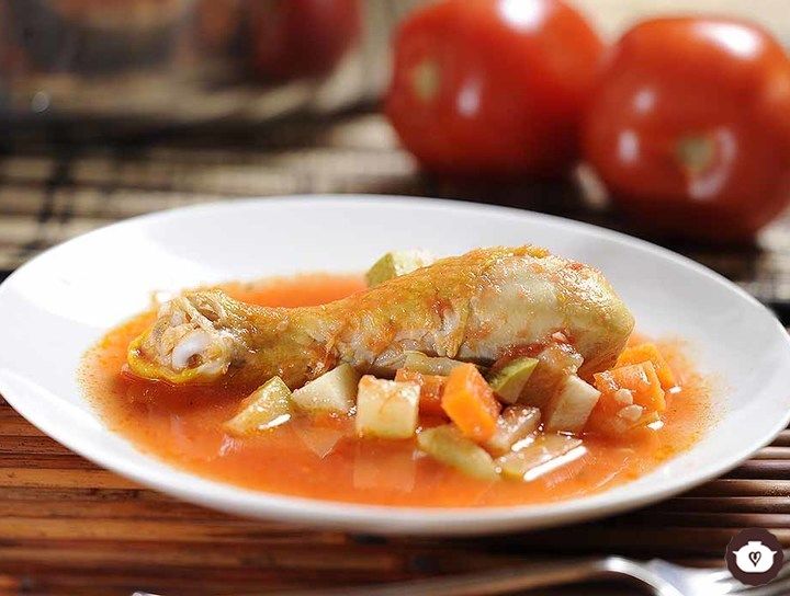 Pollo en caldillo con verduras