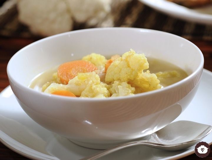 Sopa de quinoa con curry