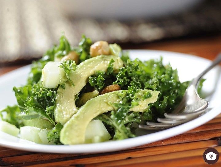 Receta Detox Ensalada de col con aguacate