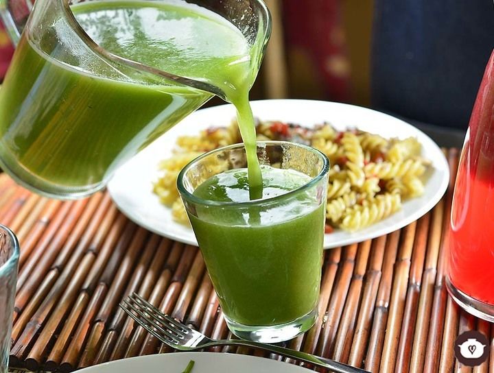 Agua fresca de guayaba con espinaca