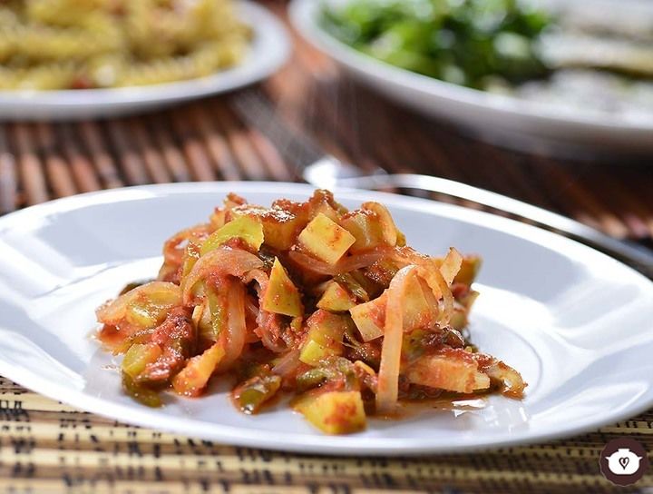 Chayotes entomatados