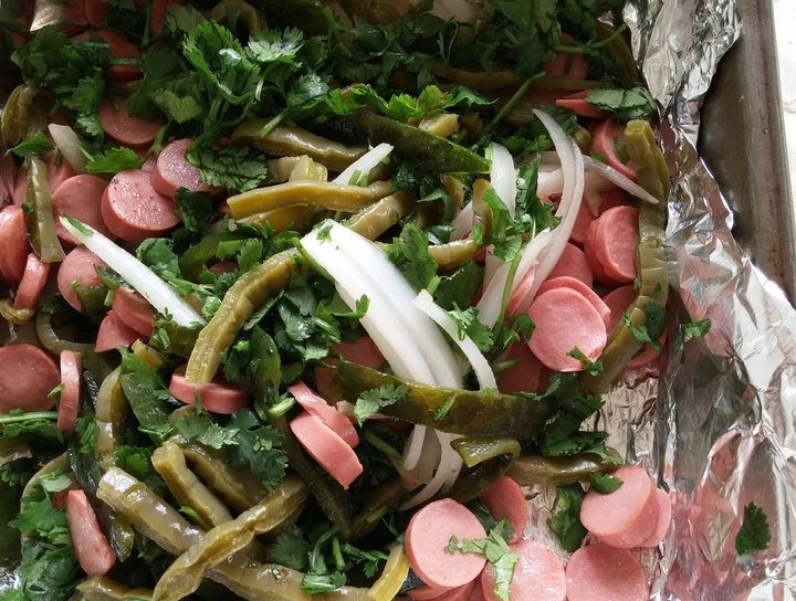 Salchichas con nopales