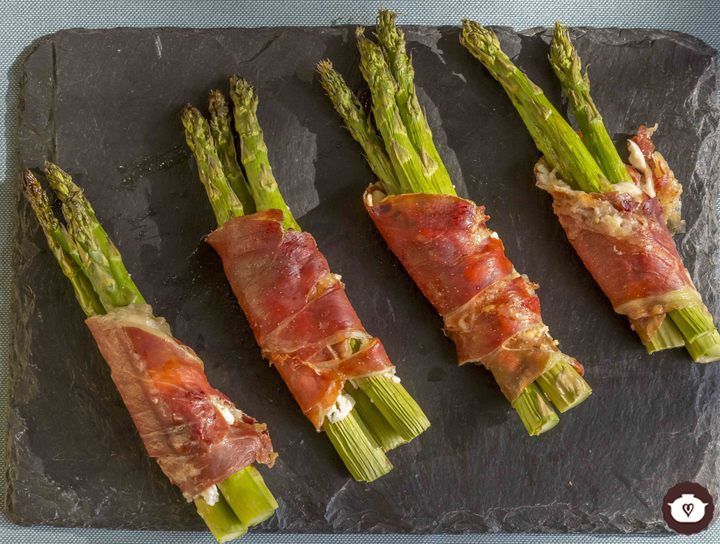 Rollo de espárragos horneados