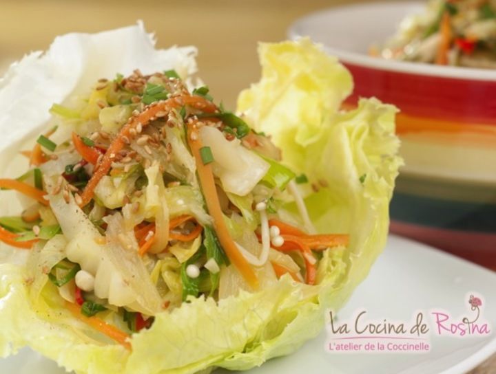 Tacos de lechuga estilo oriental