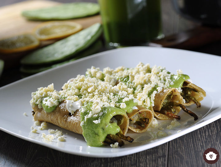 Tacos dorados de nopal