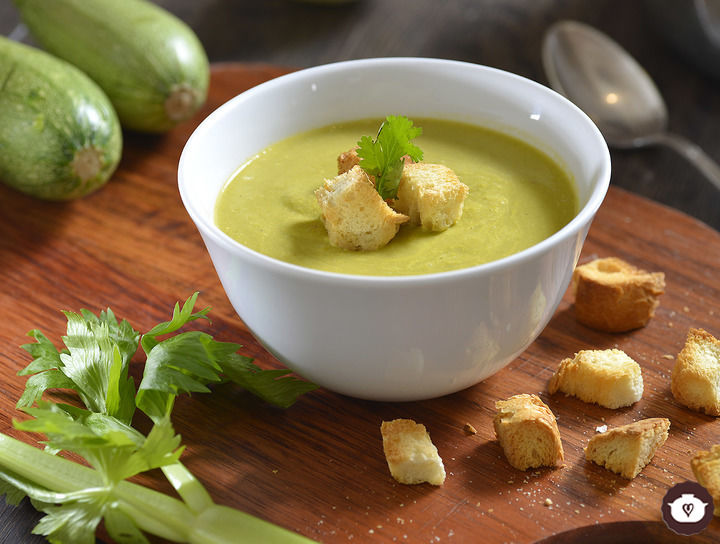 Crema de calabacitas con chipotle