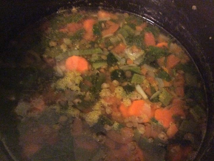 Sopa de lentejas al poblano